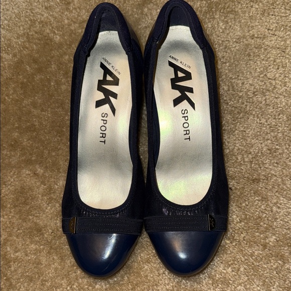 Anne Klein Shoes - Anne Klein Women's Navy heels - size 7